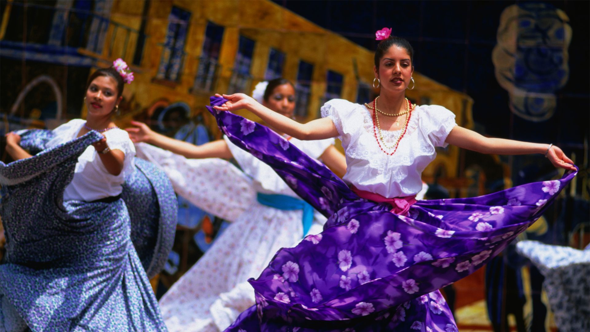 Vibrant Festivities: Embracing the 5 de Mayo Celebration